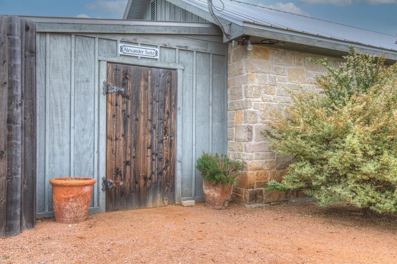 Romantic Oasis With Hot Tub Near Fred And Wineries! Fredericksburg Luaran gambar